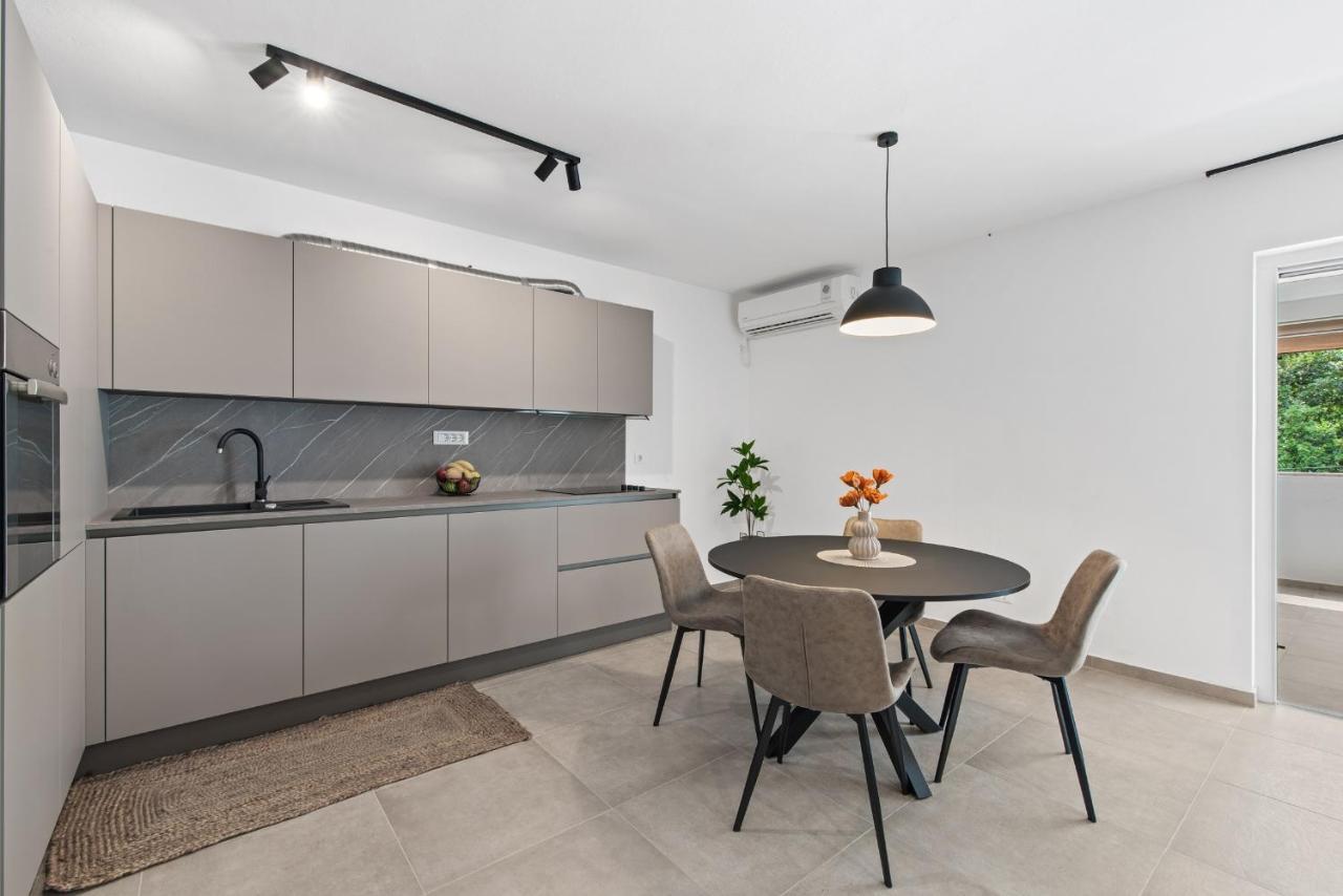 포레치 Poli Nona - Renovated In 2023 아파트 외부 사진