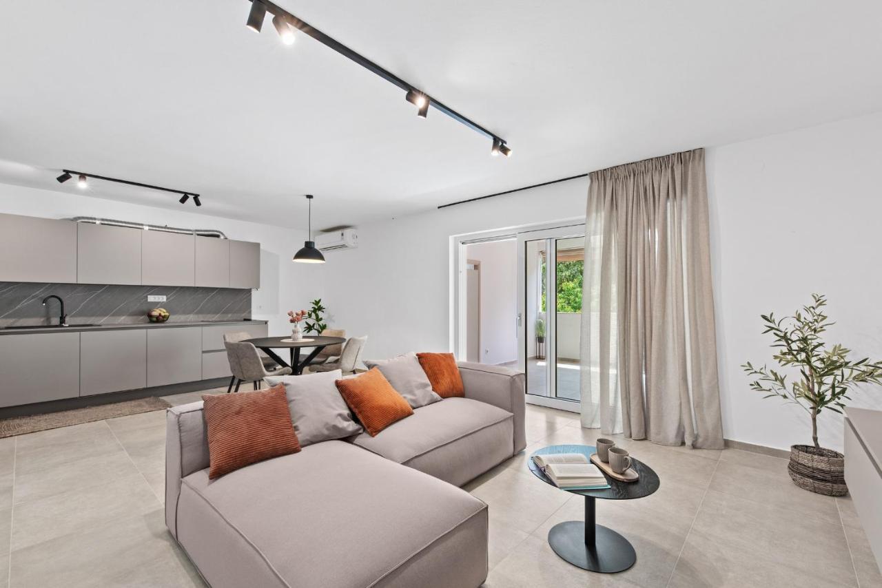 포레치 Poli Nona - Renovated In 2023 아파트 외부 사진